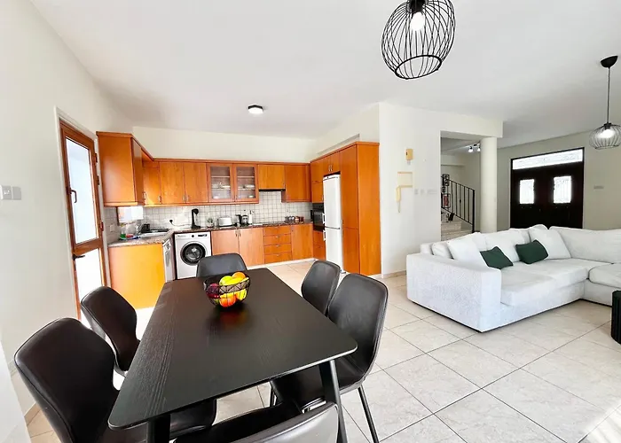 別荘 Tranquility Cove ラルナカ