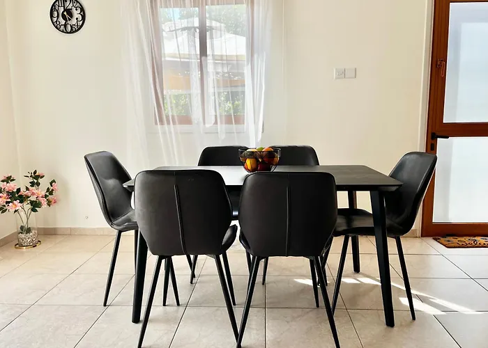 別荘 Tranquility Cove ラルナカ