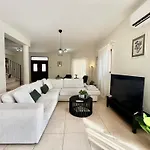 Tranquility Cove بيت للعطل